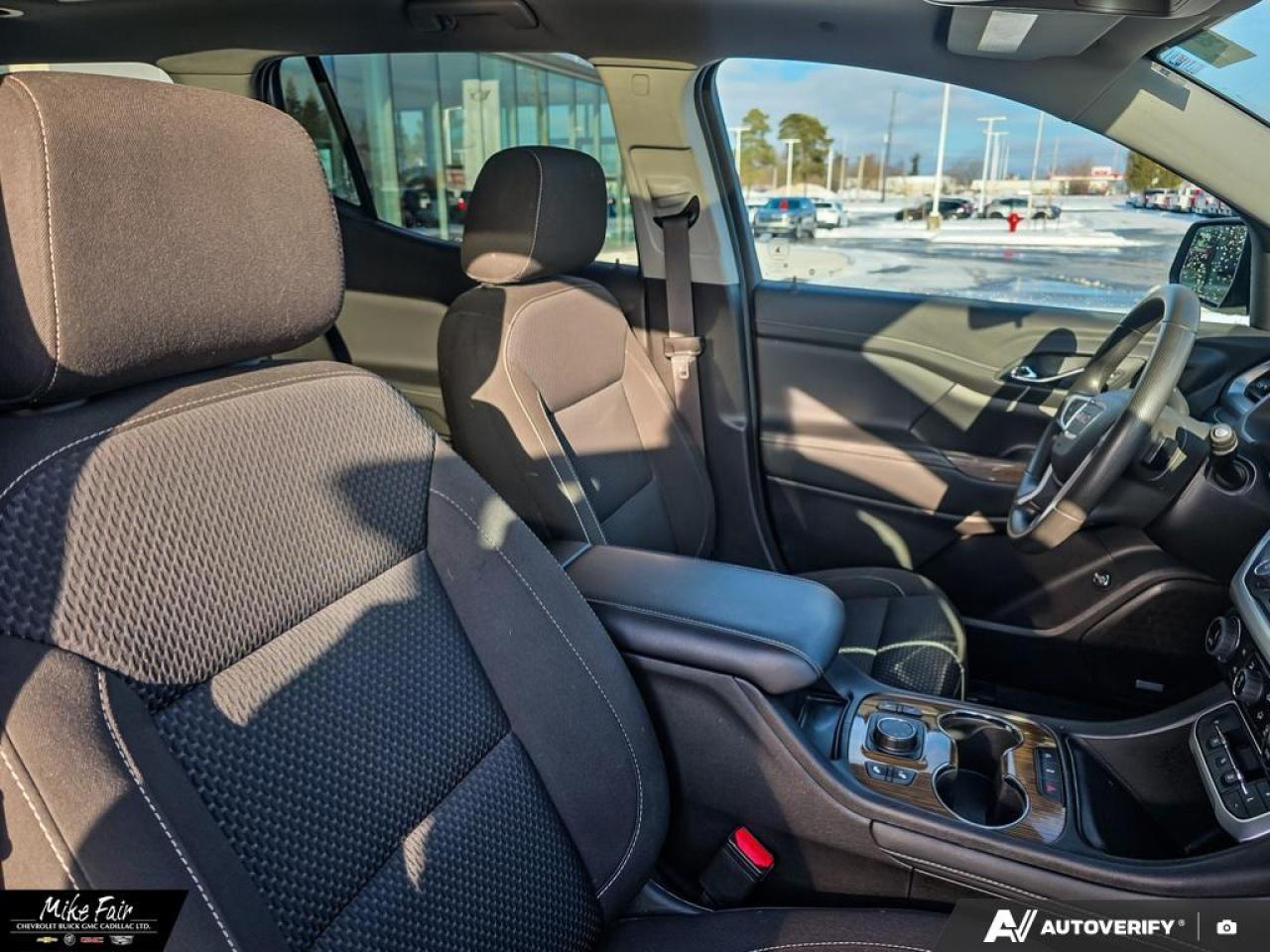 2023 GMC Acadia SLE 6 Passanger Seating, Cruise Control, Apple CarPlay, Android Auto Photo