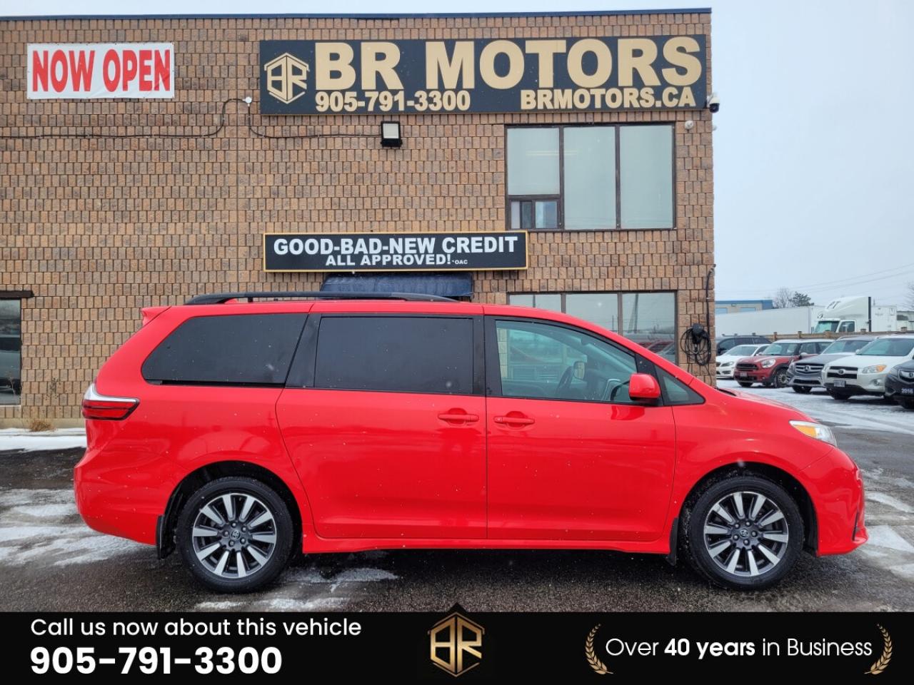 2018 Toyota Sienna LE | AWD Photo