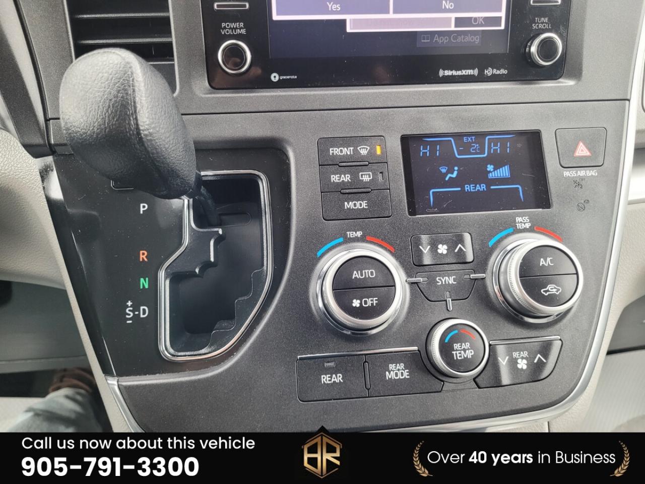 2018 Toyota Sienna LE | AWD Photo