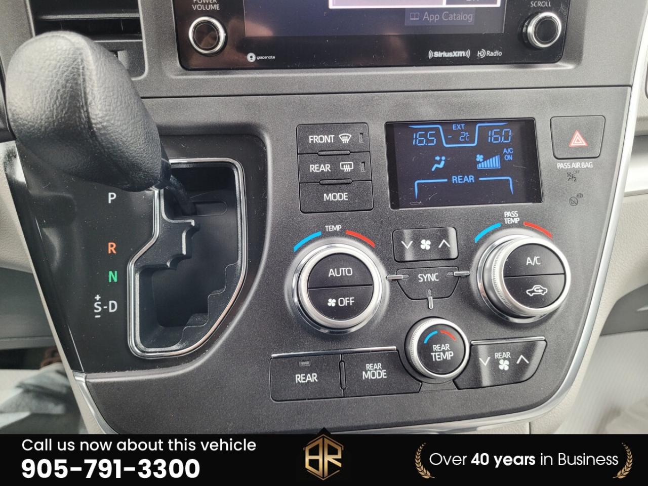 2018 Toyota Sienna LE | AWD Photo