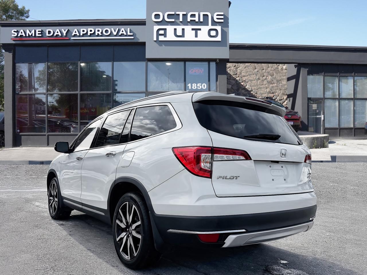 2020 Honda Pilot Touring 7-Passenger Photo