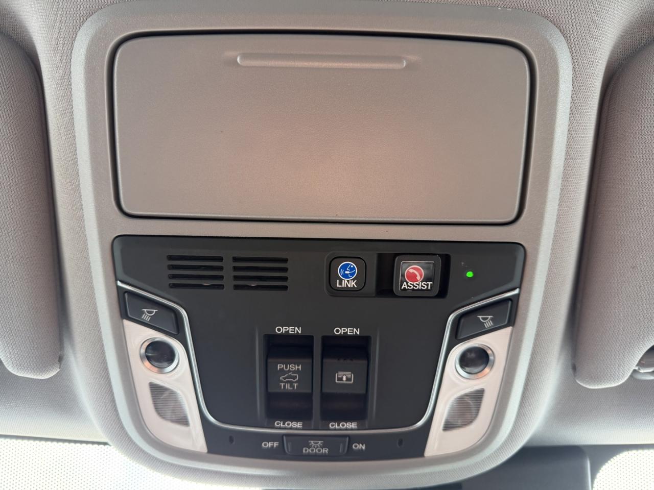 2020 Honda Pilot Touring 7-Passenger Photo