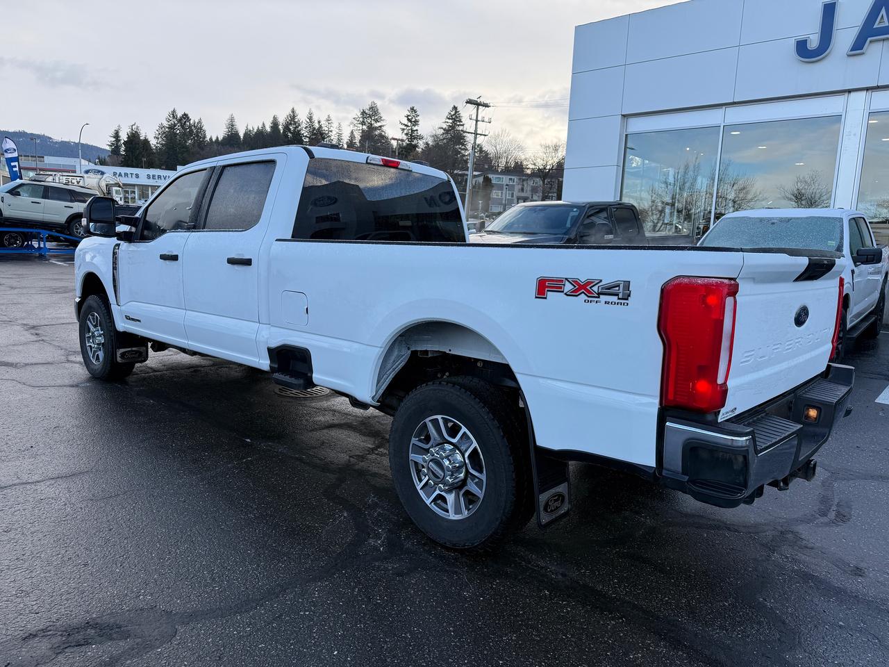 2025 Ford F-350 Super Duty SRW XLT Photo2