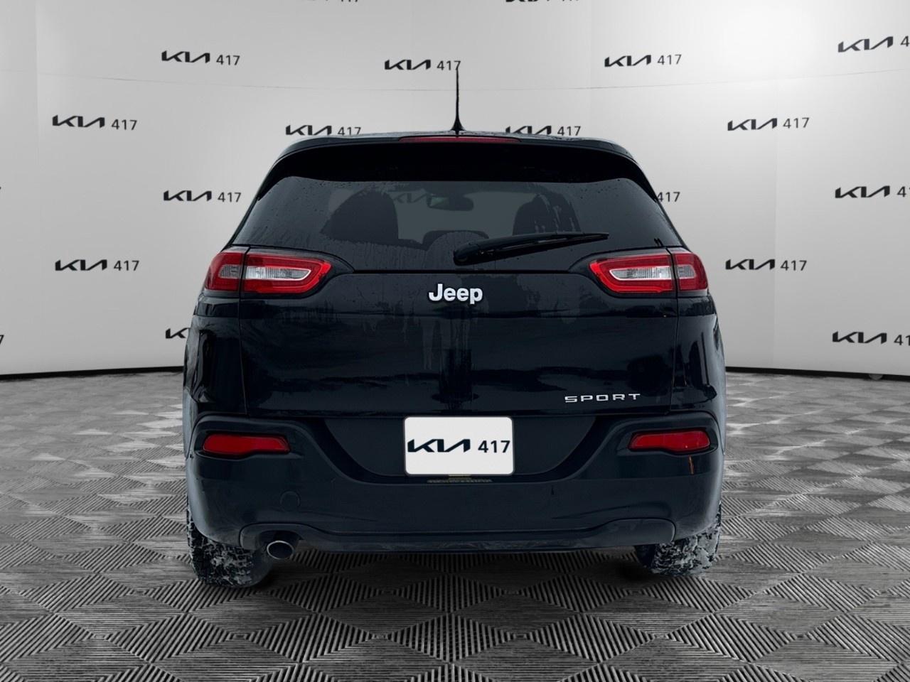 2014 Jeep Cherokee FWD 4DR SPORT Photo