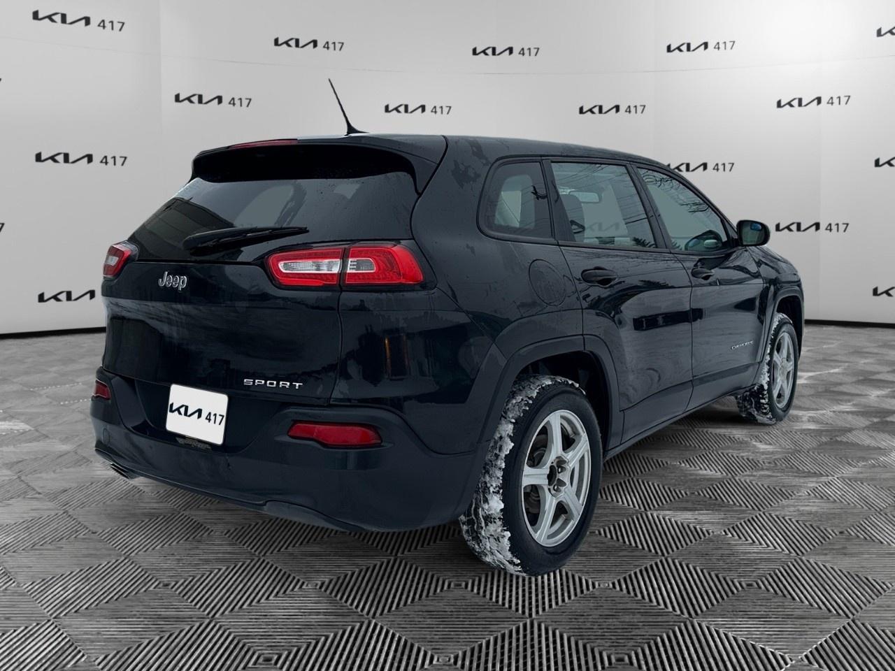 2014 Jeep Cherokee FWD 4DR SPORT Photo
