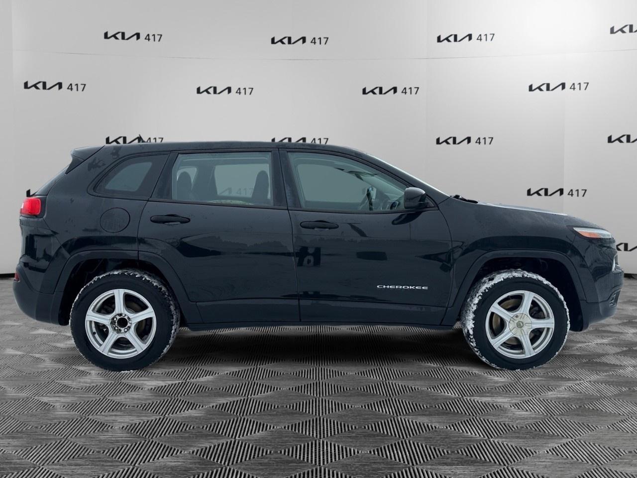 2014 Jeep Cherokee FWD 4DR SPORT Photo