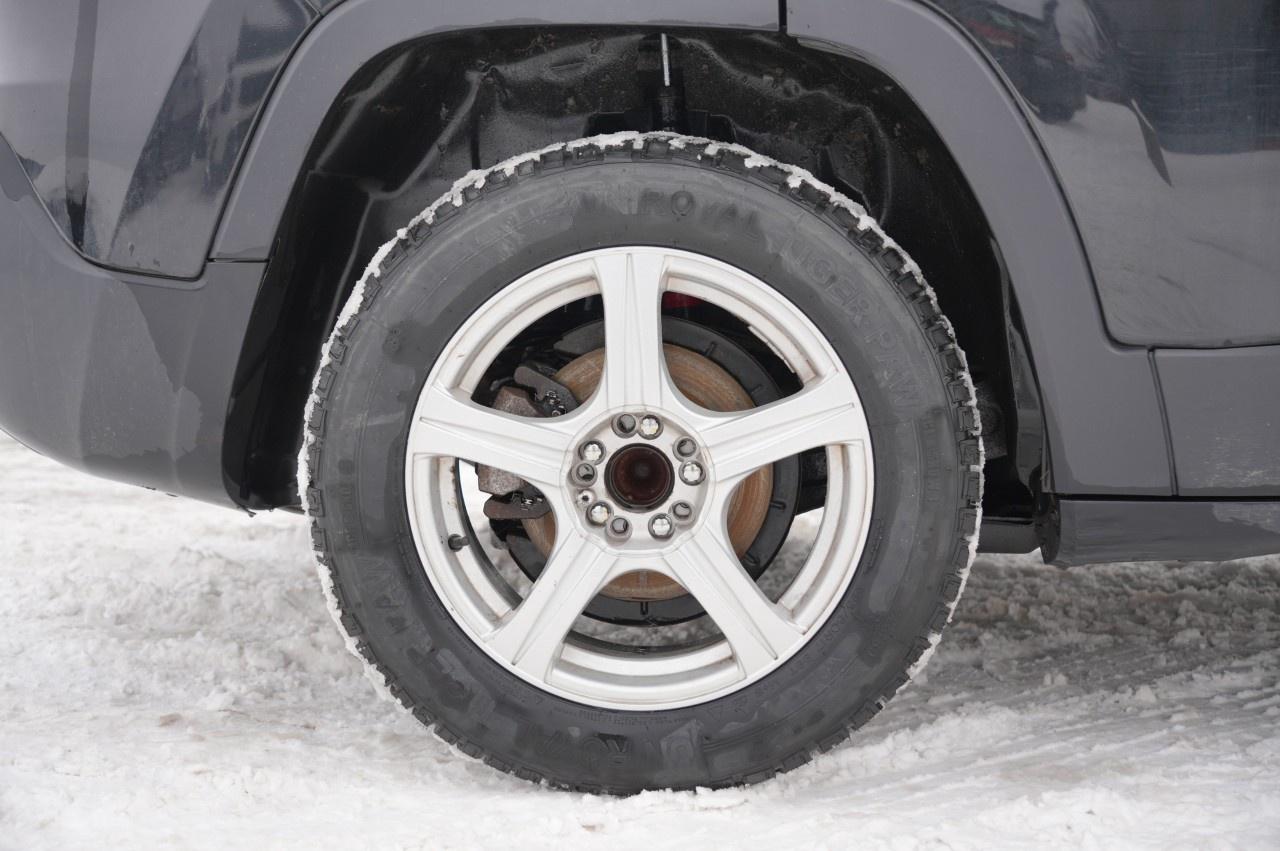 2014 Jeep Cherokee FWD 4DR SPORT Photo