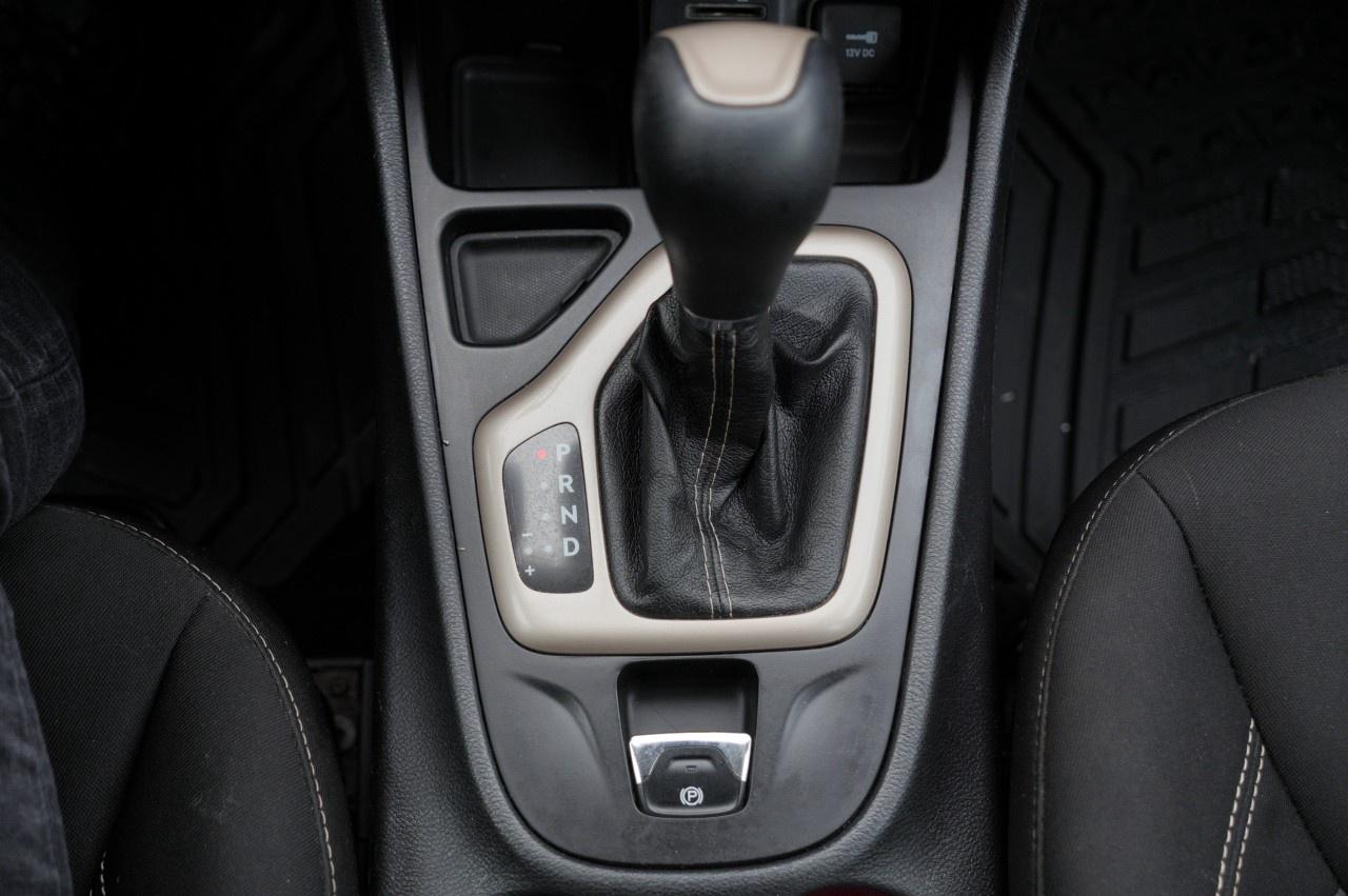 2014 Jeep Cherokee FWD 4DR SPORT Photo