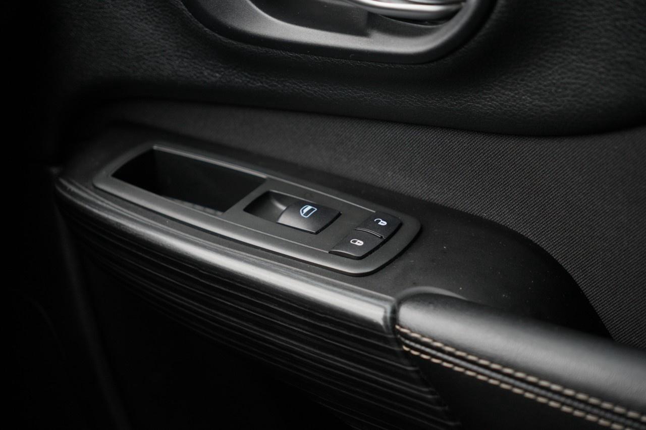 2014 Jeep Cherokee FWD 4DR SPORT Photo