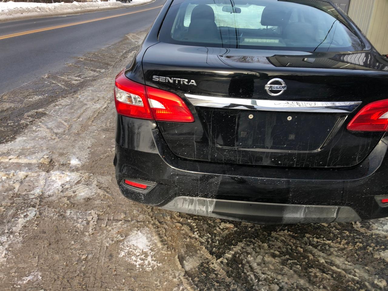 2016 Nissan Sentra S - Photo #5