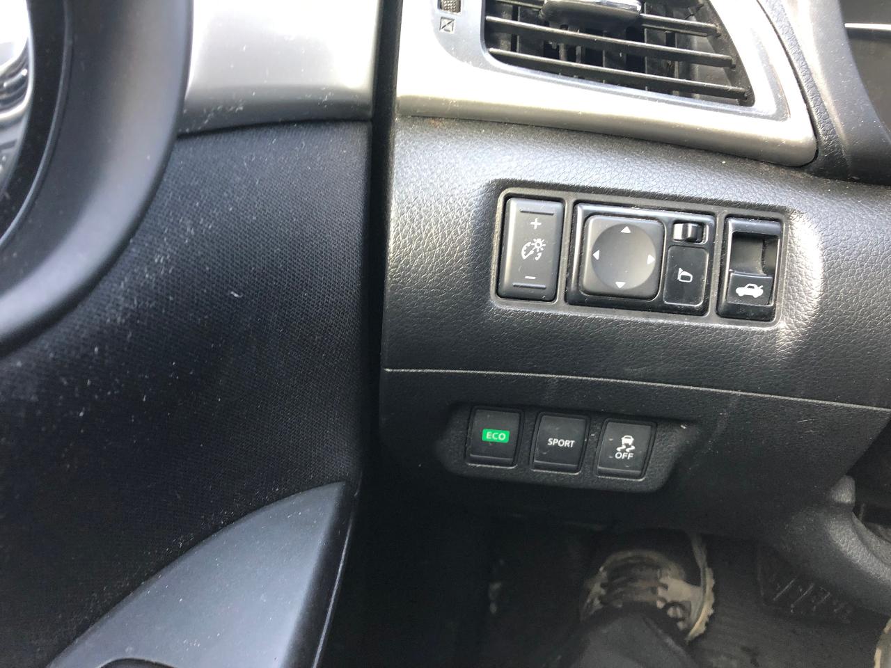 2016 Nissan Sentra S Photo