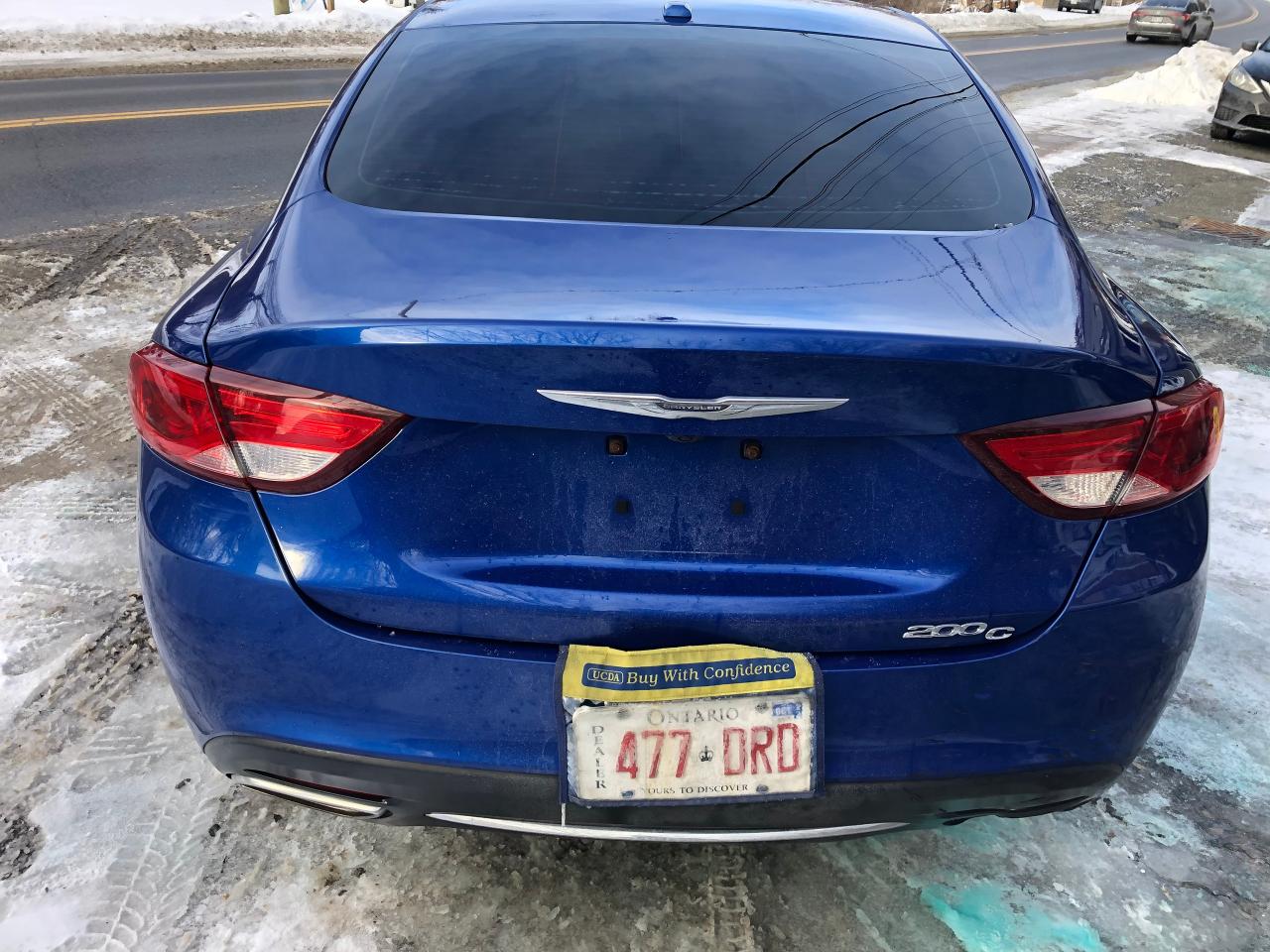 2015 Chrysler 200 C - Photo #6