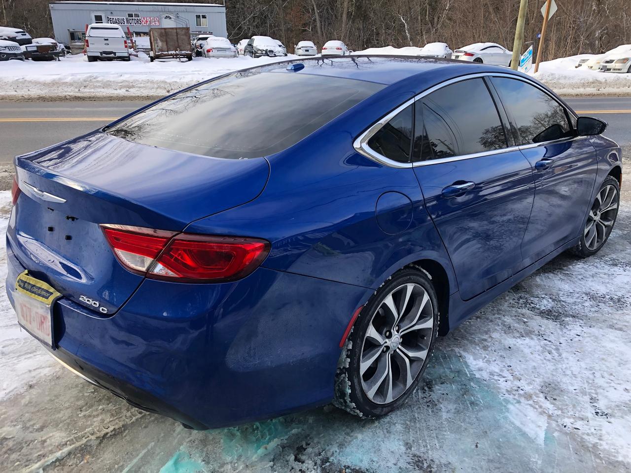 2015 Chrysler 200 C - Photo #5