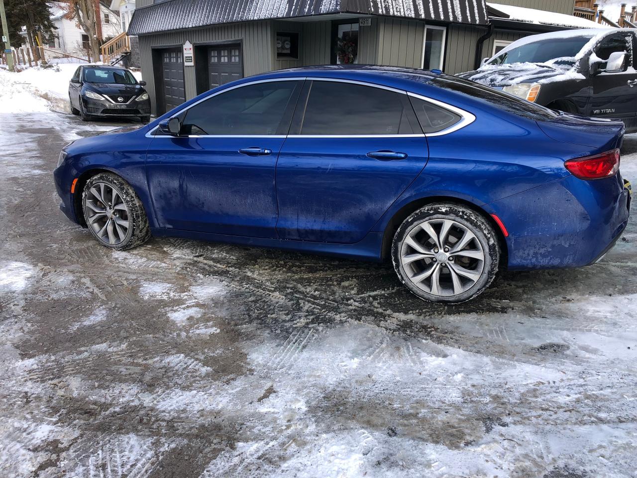 2015 Chrysler 200 C - Photo #7