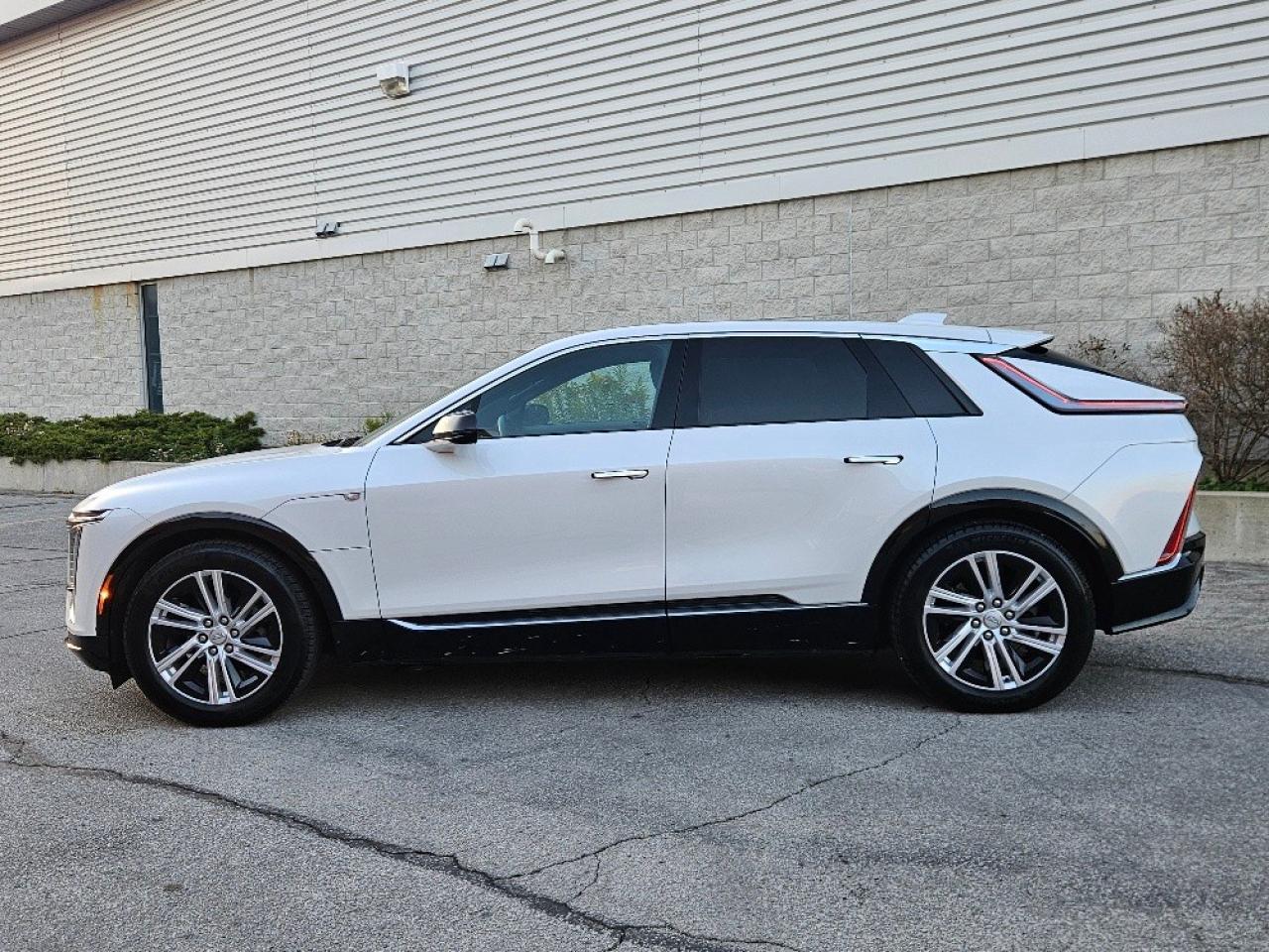 2024 Cadillac LYRIQ TECH-505KM EV RANGE-FULL WARRANTY-CLEAN CARFAX Photo