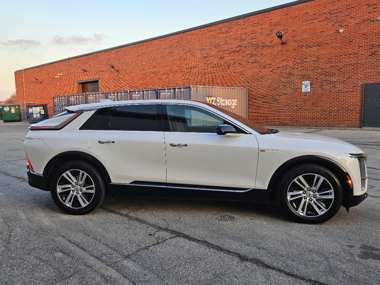 2024 Cadillac LYRIQ TECH-505KM EV RANGE-FULL WARRANTY-CLEAN CARFAX Photo