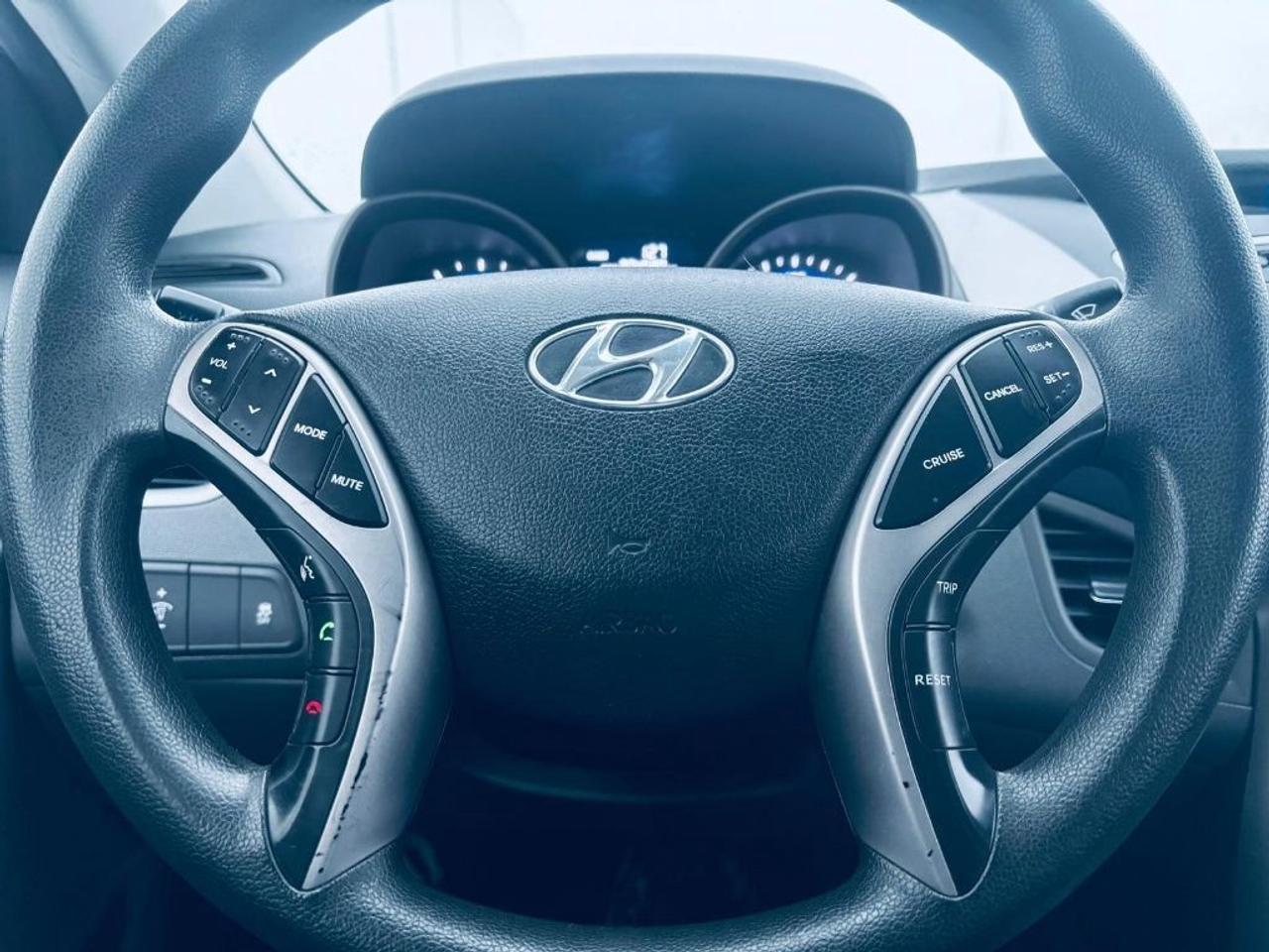 2013 Hyundai Elantra GT 5dr Hatchback Automatic GL *Ltd Avail* Photo