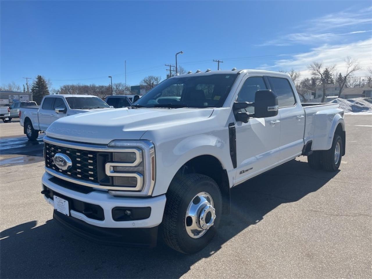 2026 Ford F-350 Super Duty Platinum Photo4