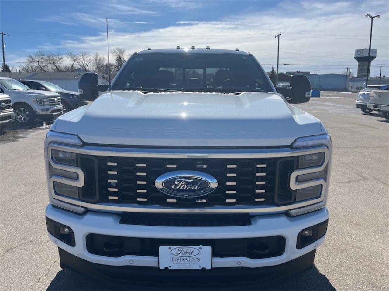 2026 Ford F-350 Super Duty Platinum Photo3