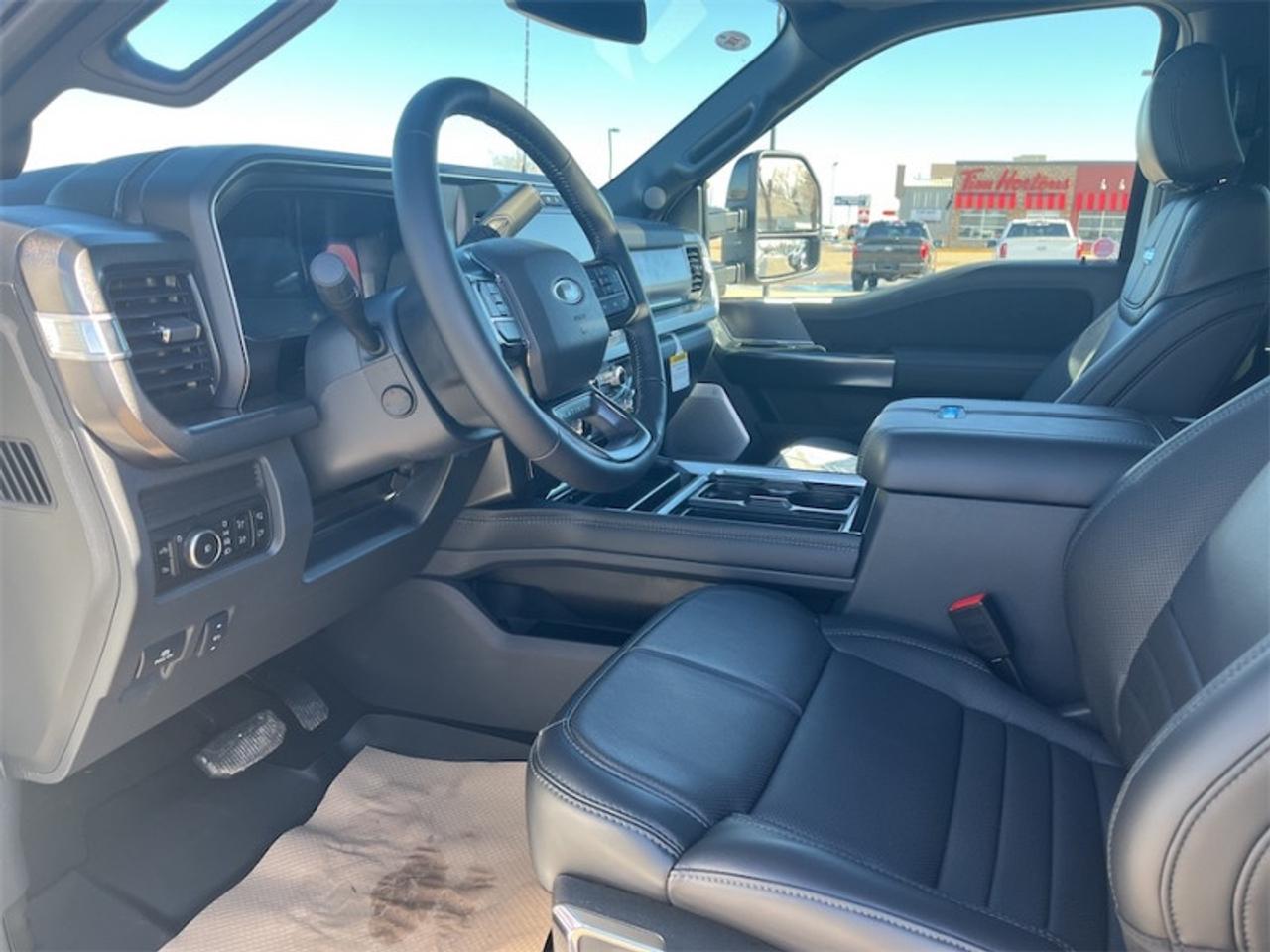 2026 Ford F-350 Super Duty Platinum Photo5
