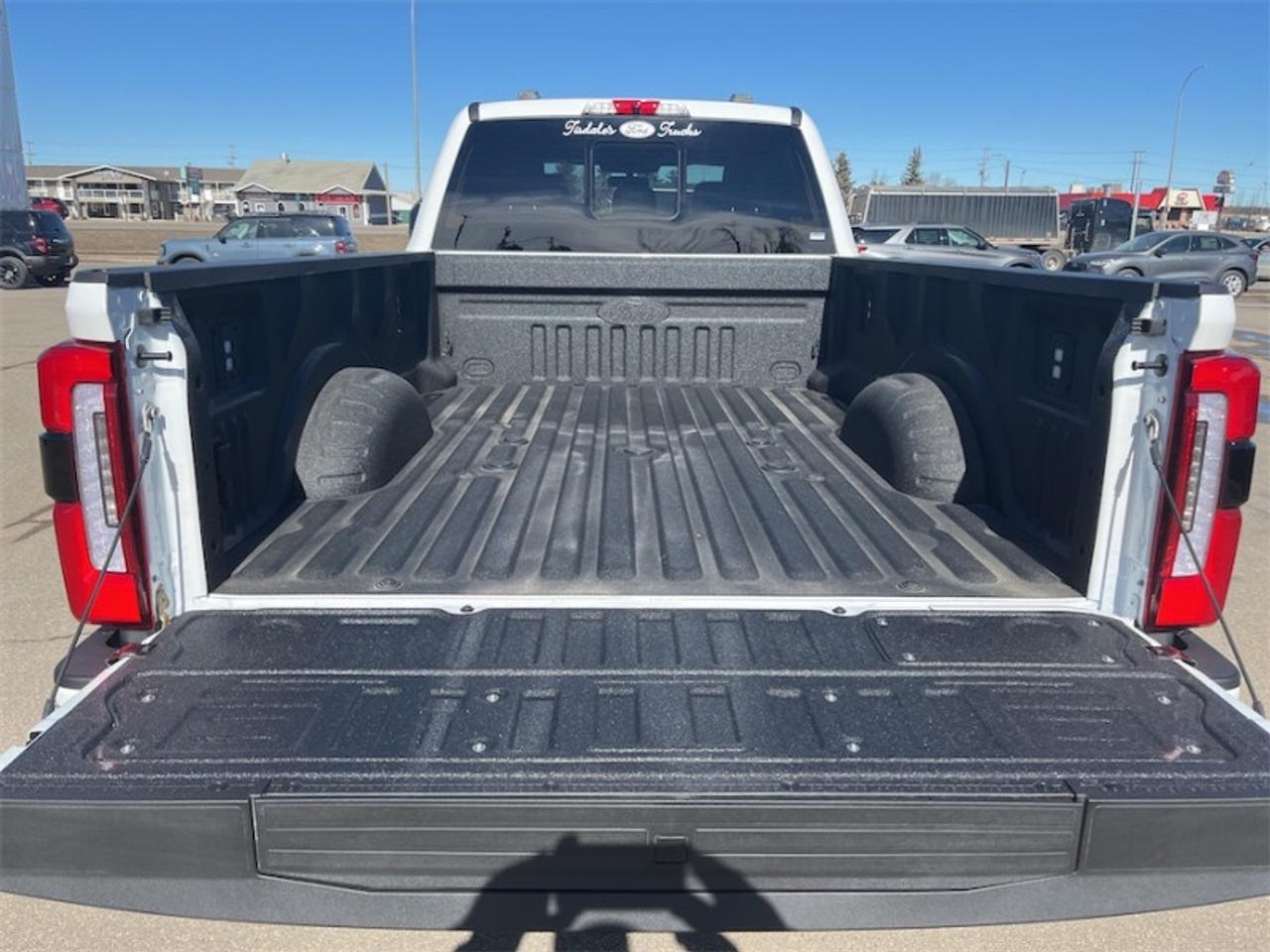 2026 Ford F-350 Super Duty Platinum Photo5