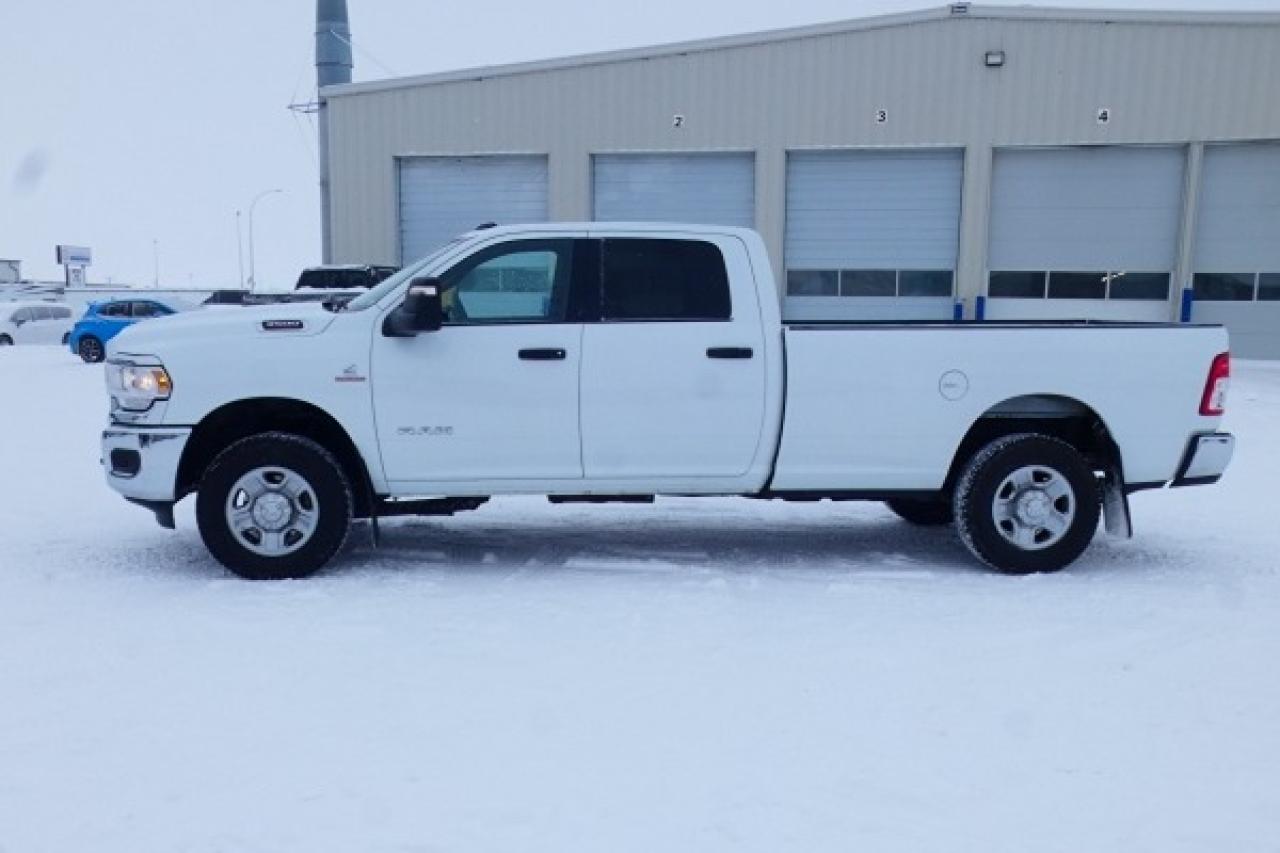 2024 Dodge Ram 3500 Big Horn 4x4 Crew Cab 8' Box w/cloth seats, BUC - Photo #1