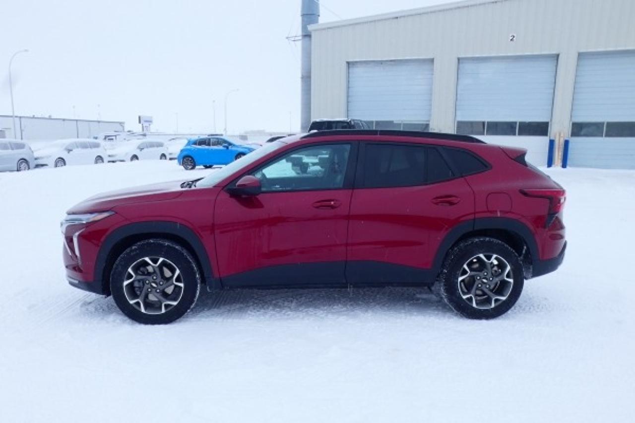 2025 Chevrolet Trax LT FWD 4dr w/cloth seats, BUC - Photo #1