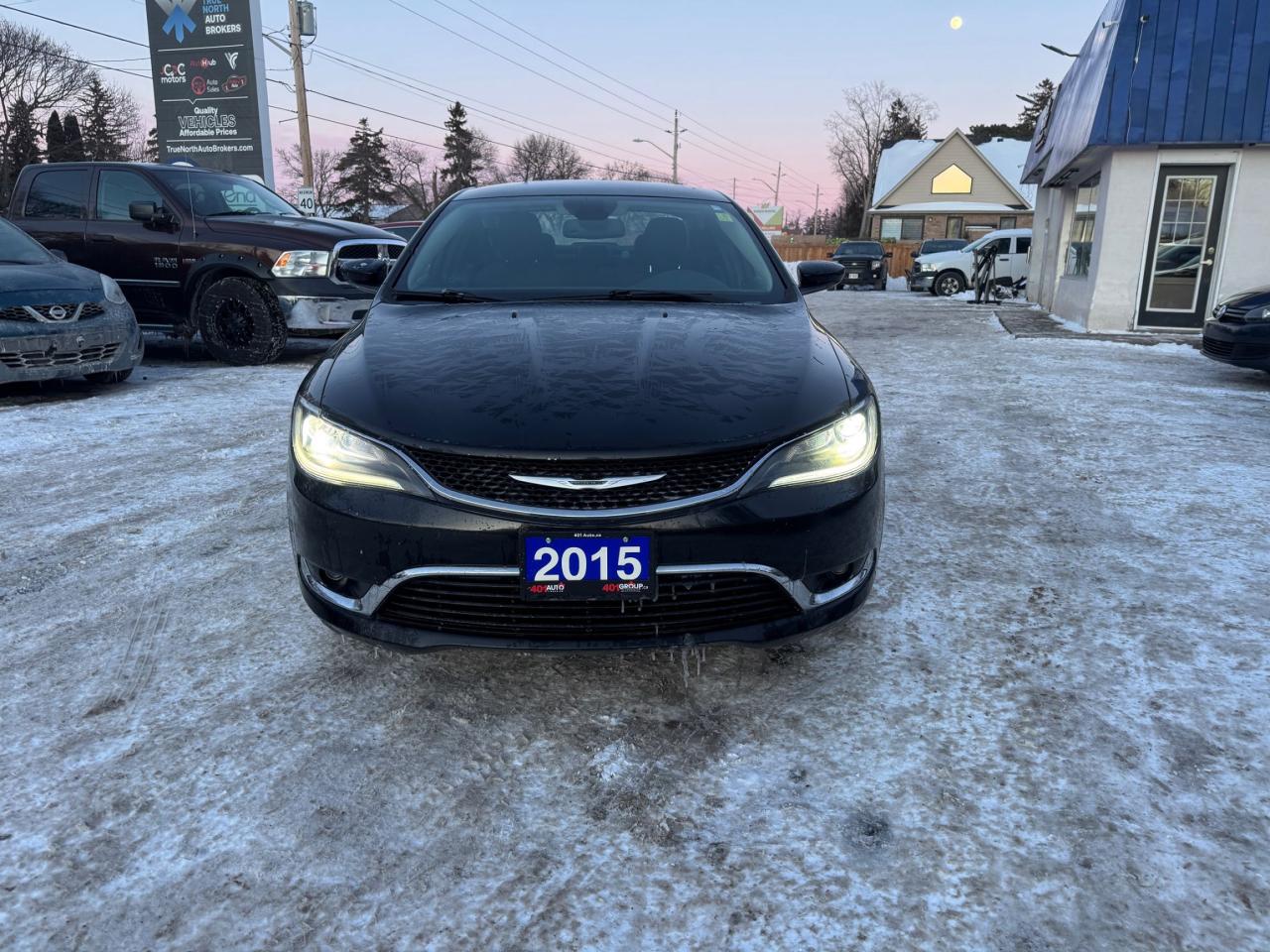 2015 Chrysler 200 4dr Sdn Limited FWD Photo