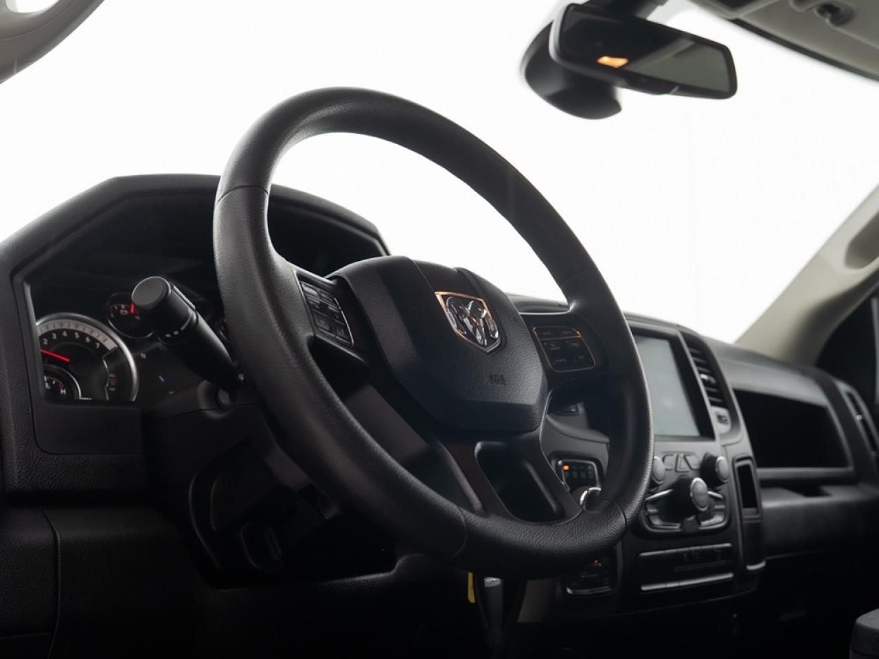 2023 RAM 1500 Classic EXPRESS Photo13