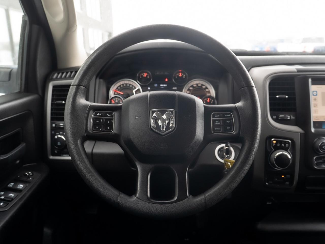 2023 RAM 1500 Classic EXPRESS Photo10