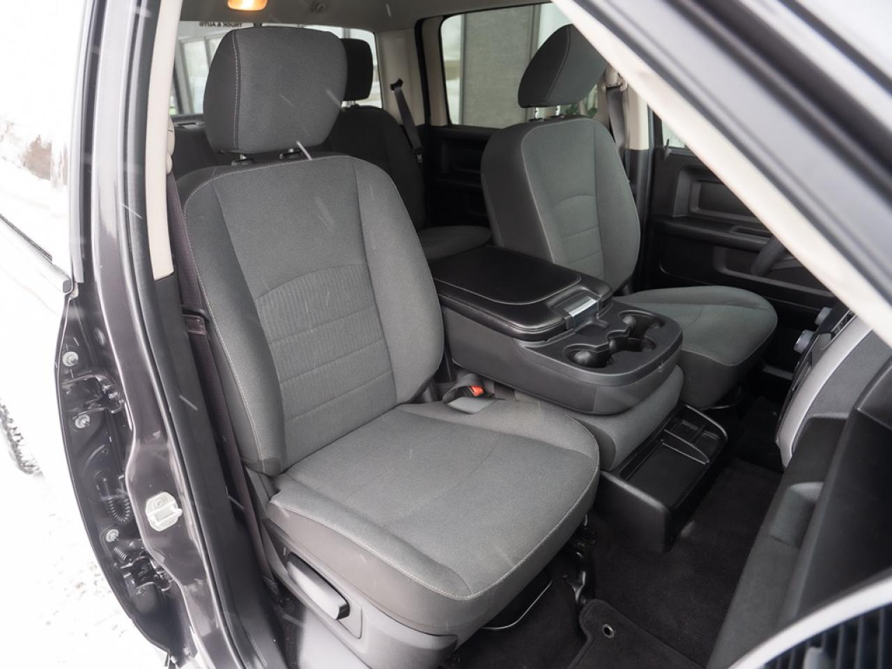 2023 RAM 1500 Classic EXPRESS Photo42