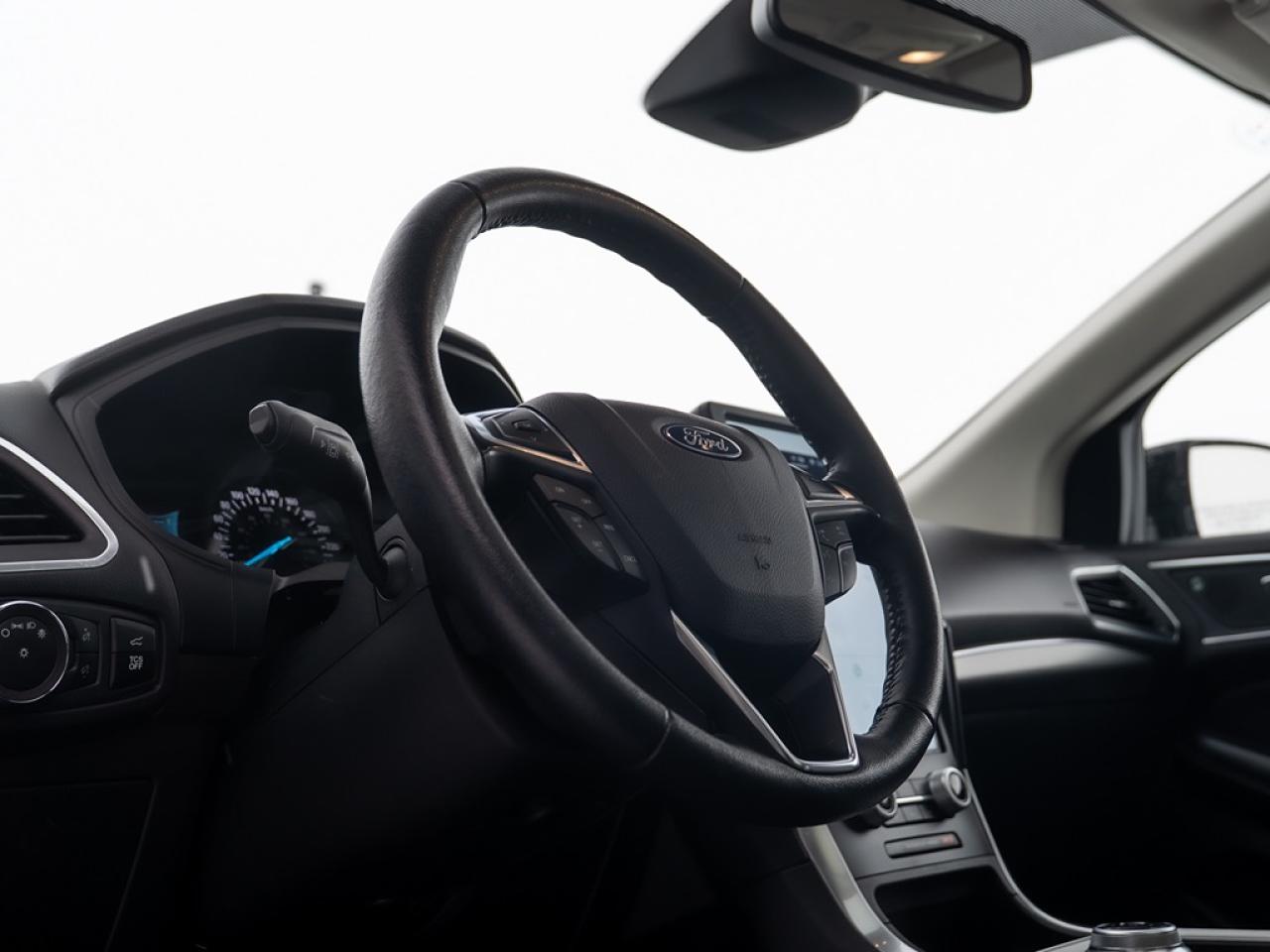 2023 Ford Edge Titanium AWD Photo35