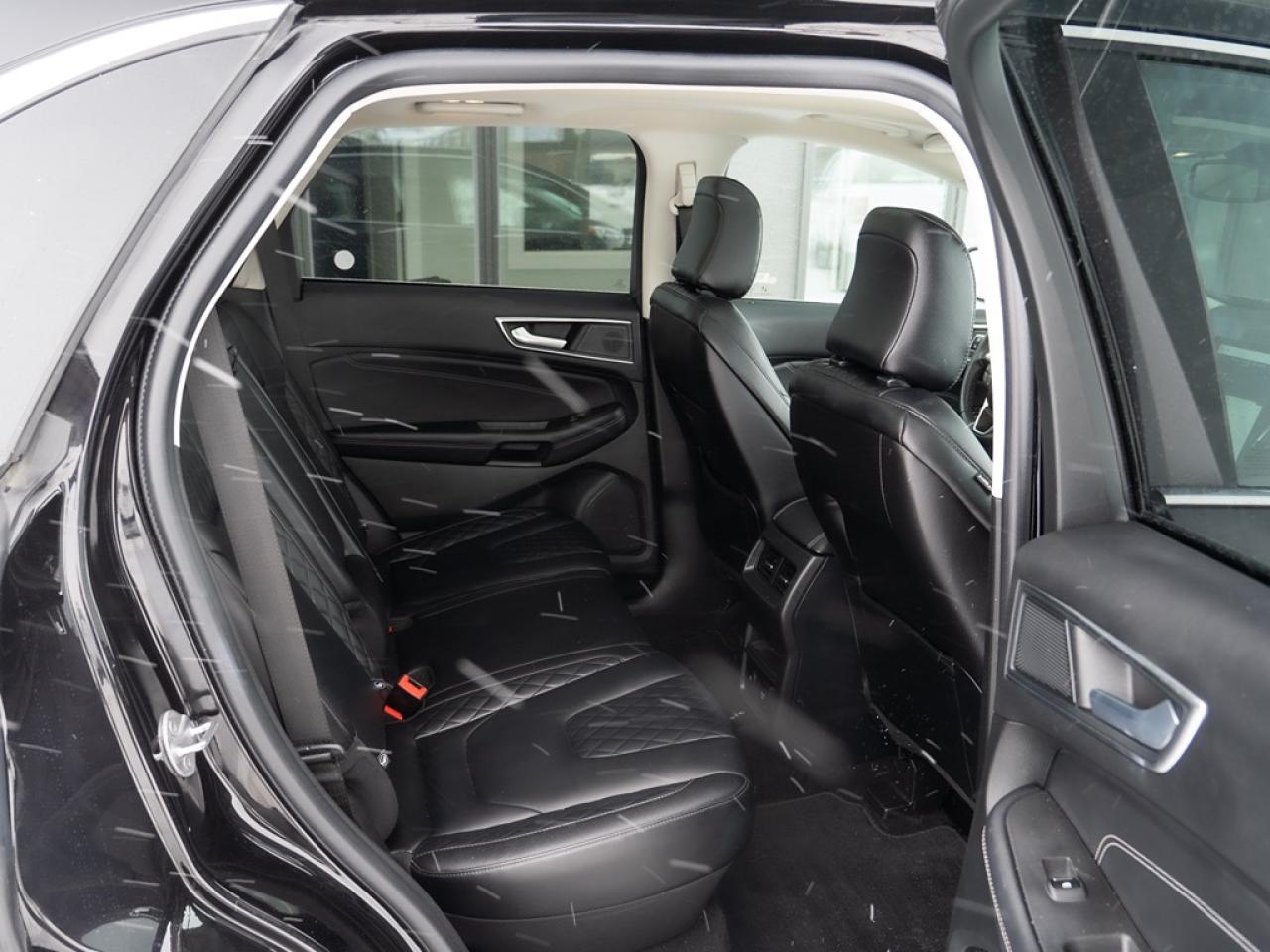 2023 Ford Edge Titanium AWD Photo19