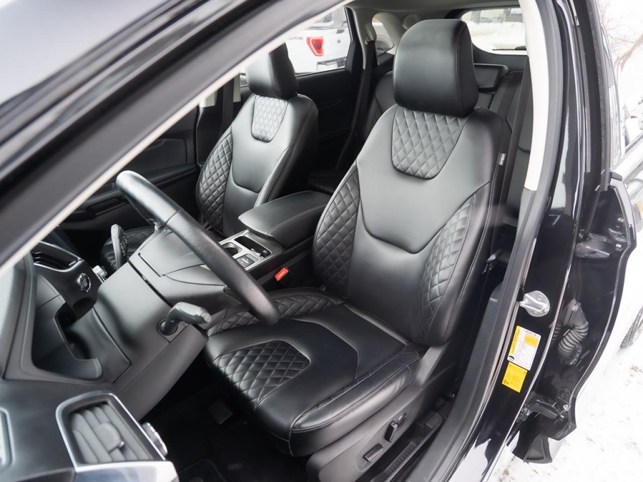 2023 Ford Edge Titanium AWD Photo39