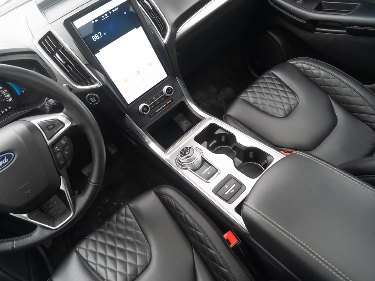 2023 Ford Edge Titanium AWD Photo10