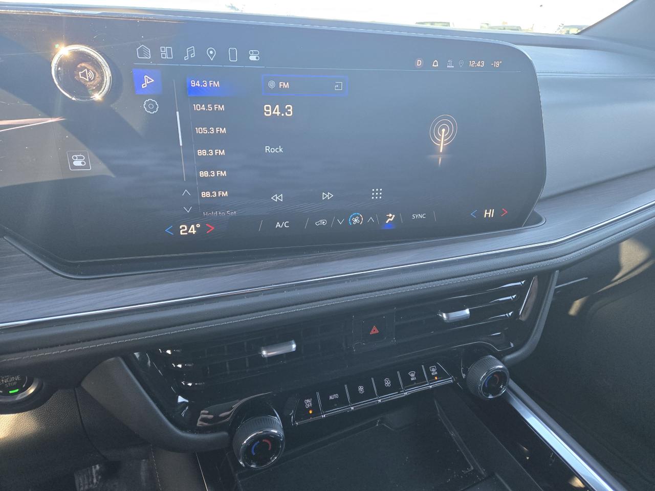 2025 Chevrolet Suburban LS Photo