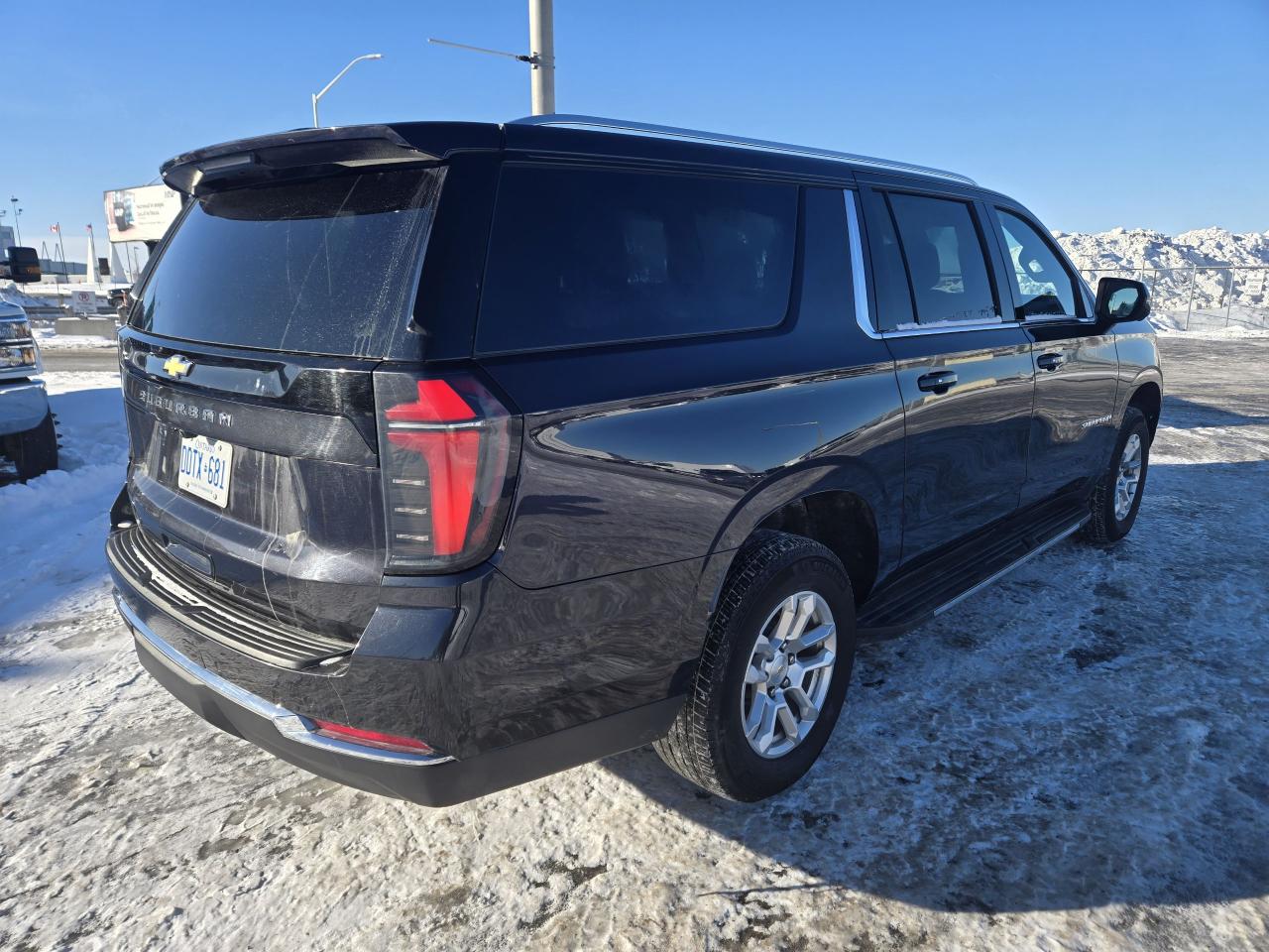 2025 Chevrolet Suburban LS Photo3