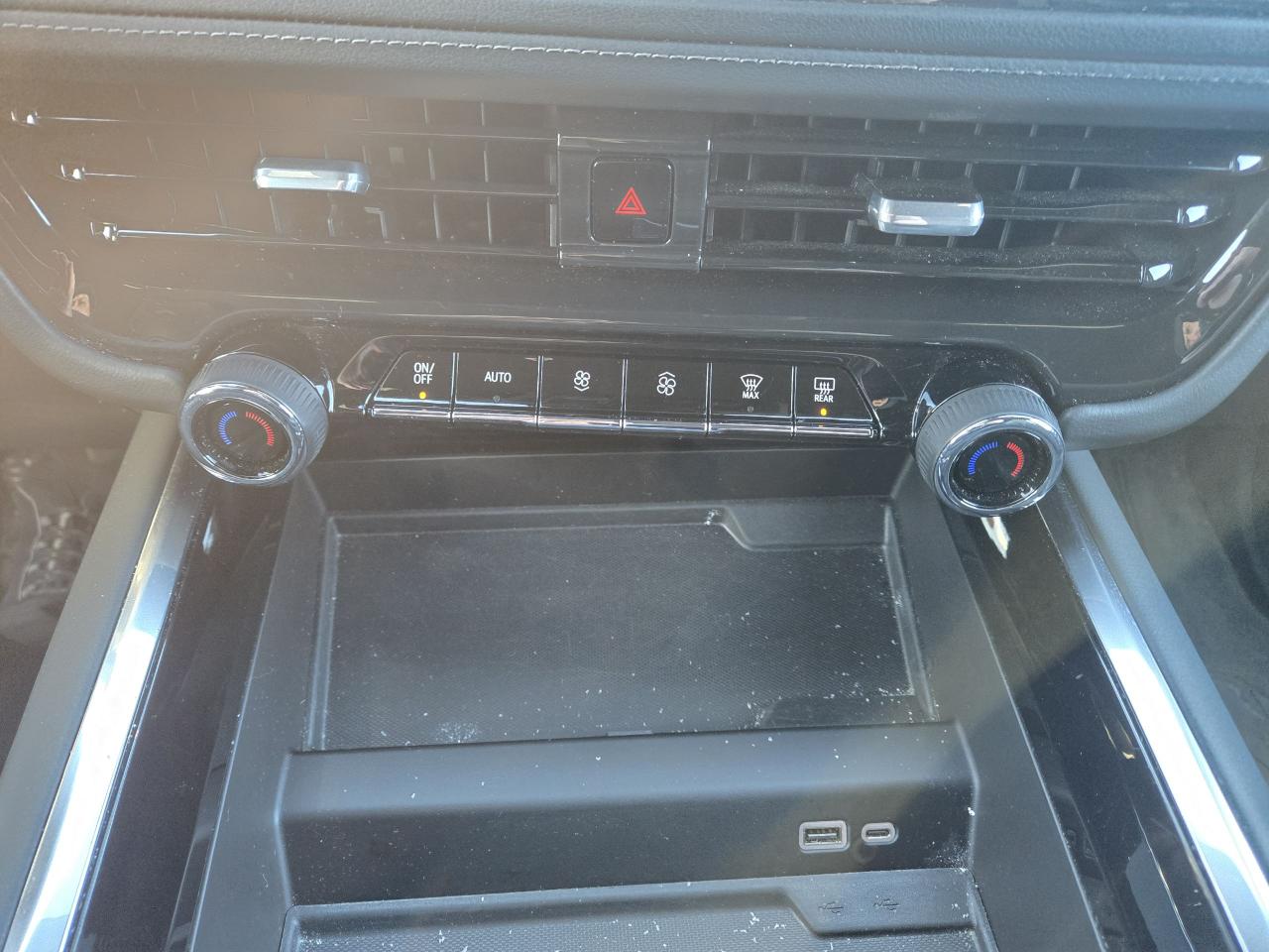 2025 Chevrolet Suburban LS Photo