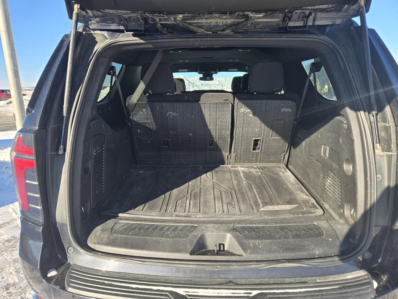 2025 Chevrolet Suburban LS Photo