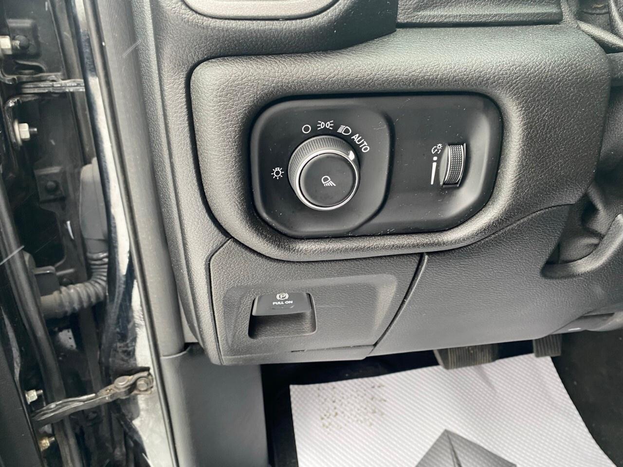 2020 RAM 1500 Tradesman 4x4 Crew Cab 5'7 Box Photo