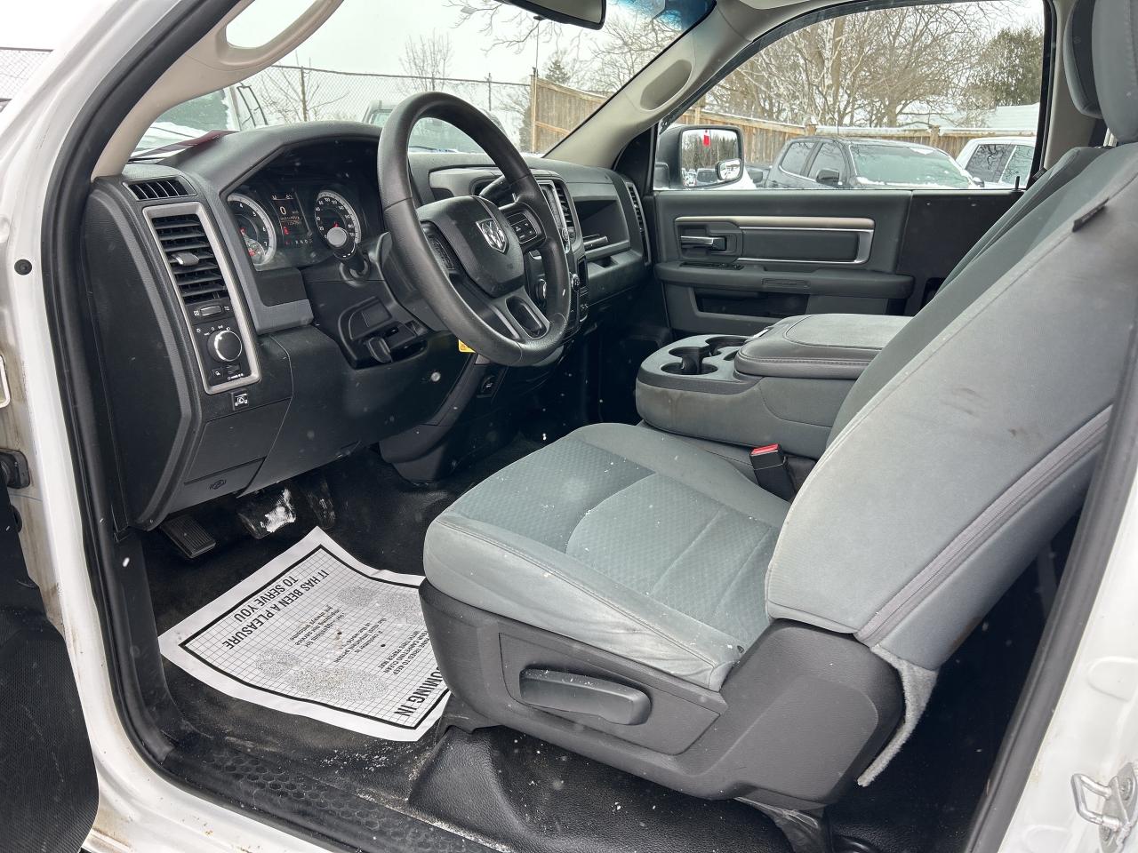 2015 RAM 2500 ST, HEAVY DUTY, 4X4, CLEAN CARFAX, LONG BOX! Photo