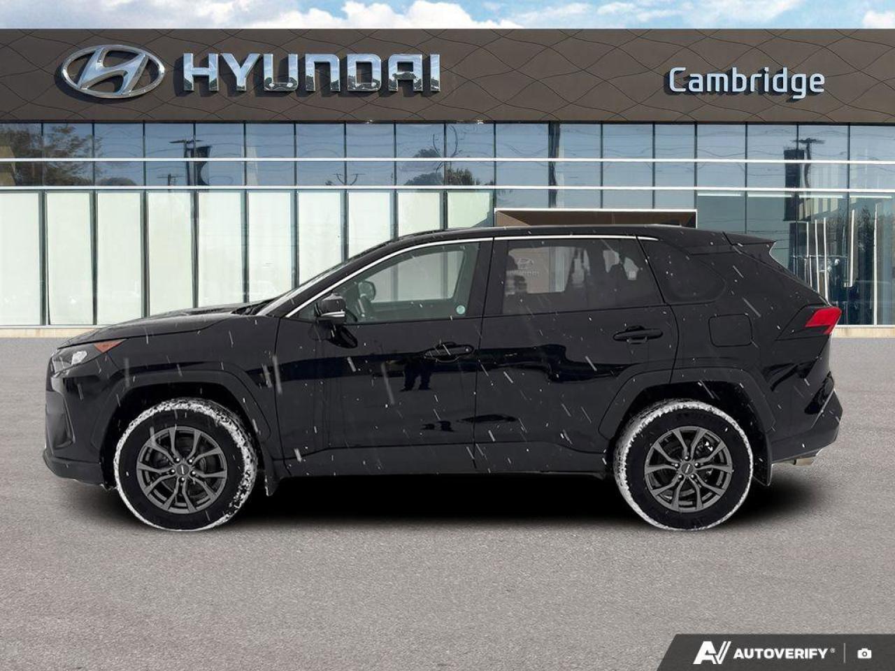 2022 Toyota RAV4 LE   CLEAN CARFAX   ONE OWNER   CARPLAY   HEATED S Photo