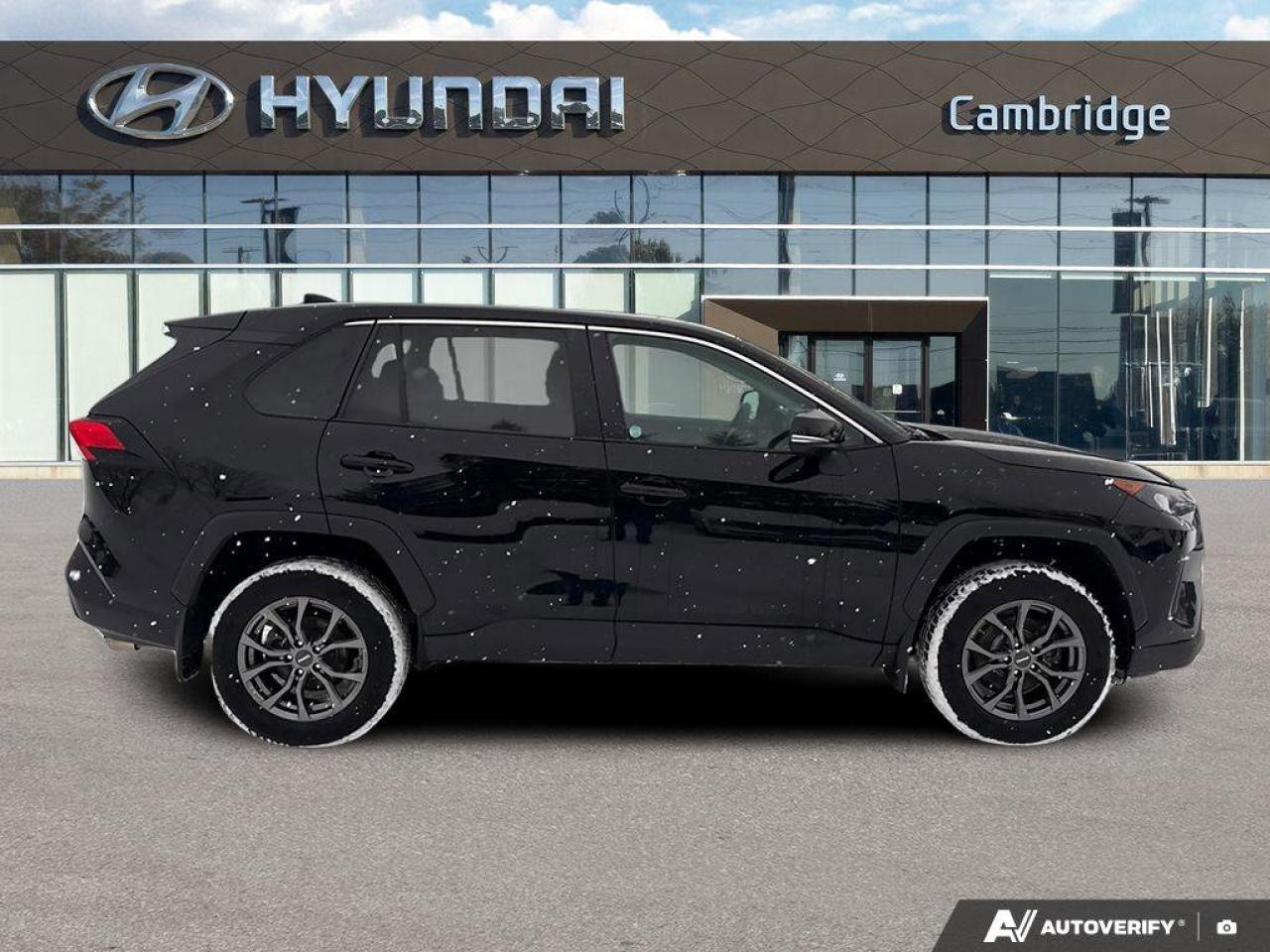 2022 Toyota RAV4 LE   CLEAN CARFAX   ONE OWNER   CARPLAY   HEATED S Photo