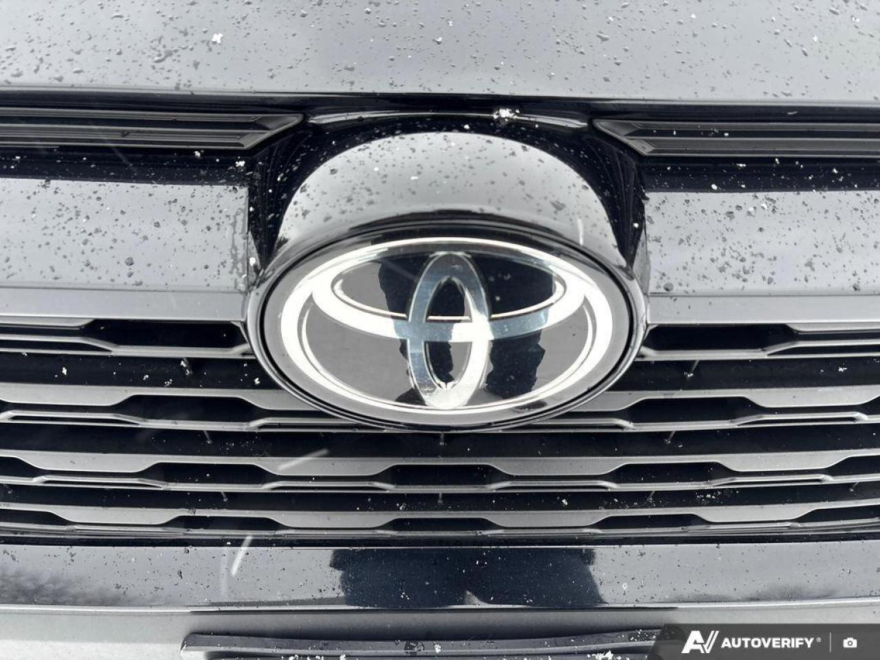 2022 Toyota RAV4 LE   CLEAN CARFAX   ONE OWNER   CARPLAY   HEATED S Photo