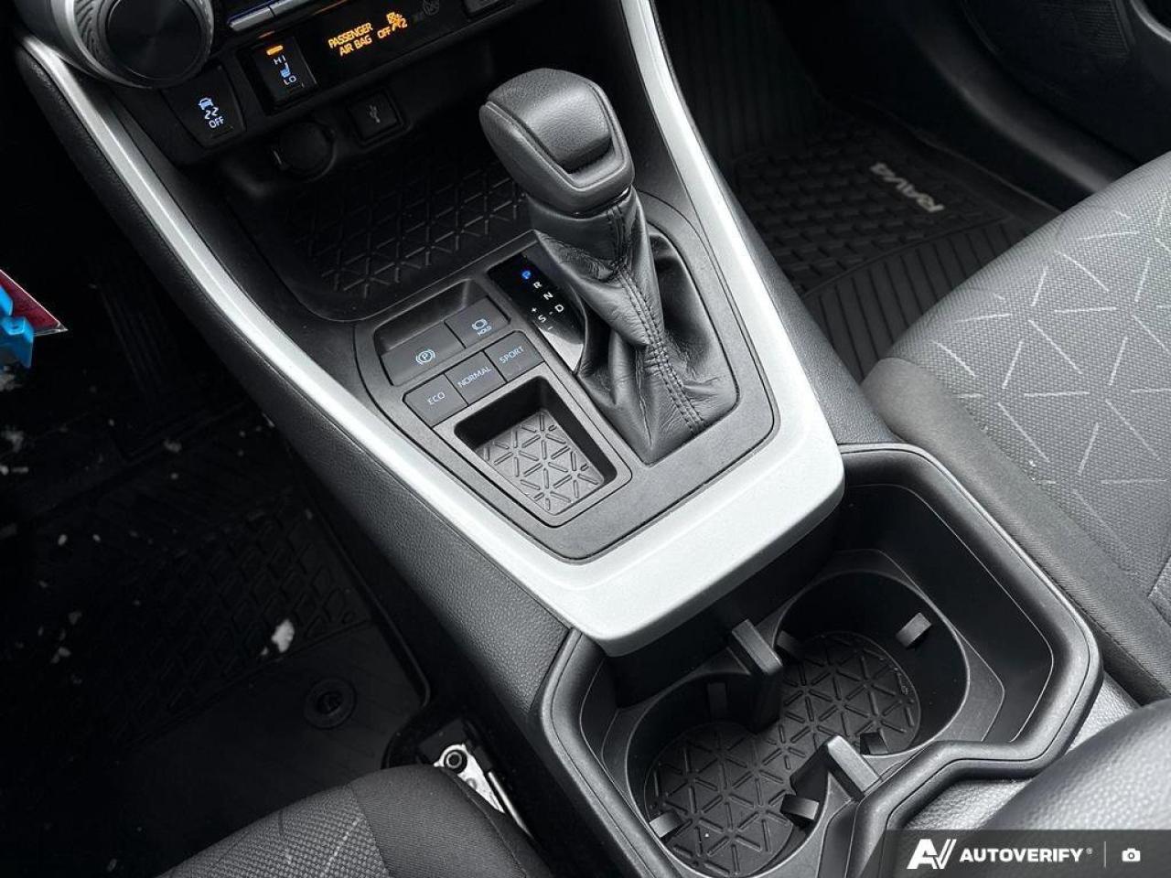 2022 Toyota RAV4 LE   CLEAN CARFAX   ONE OWNER   CARPLAY   HEATED S Photo