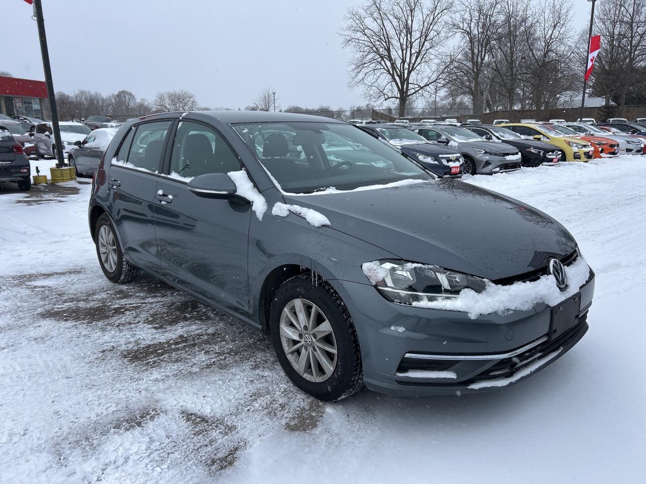 2020 Volkswagen Golf COMFORTLINE, CLEAN CARFAX, HEATED CLOTH SEATS! Photo