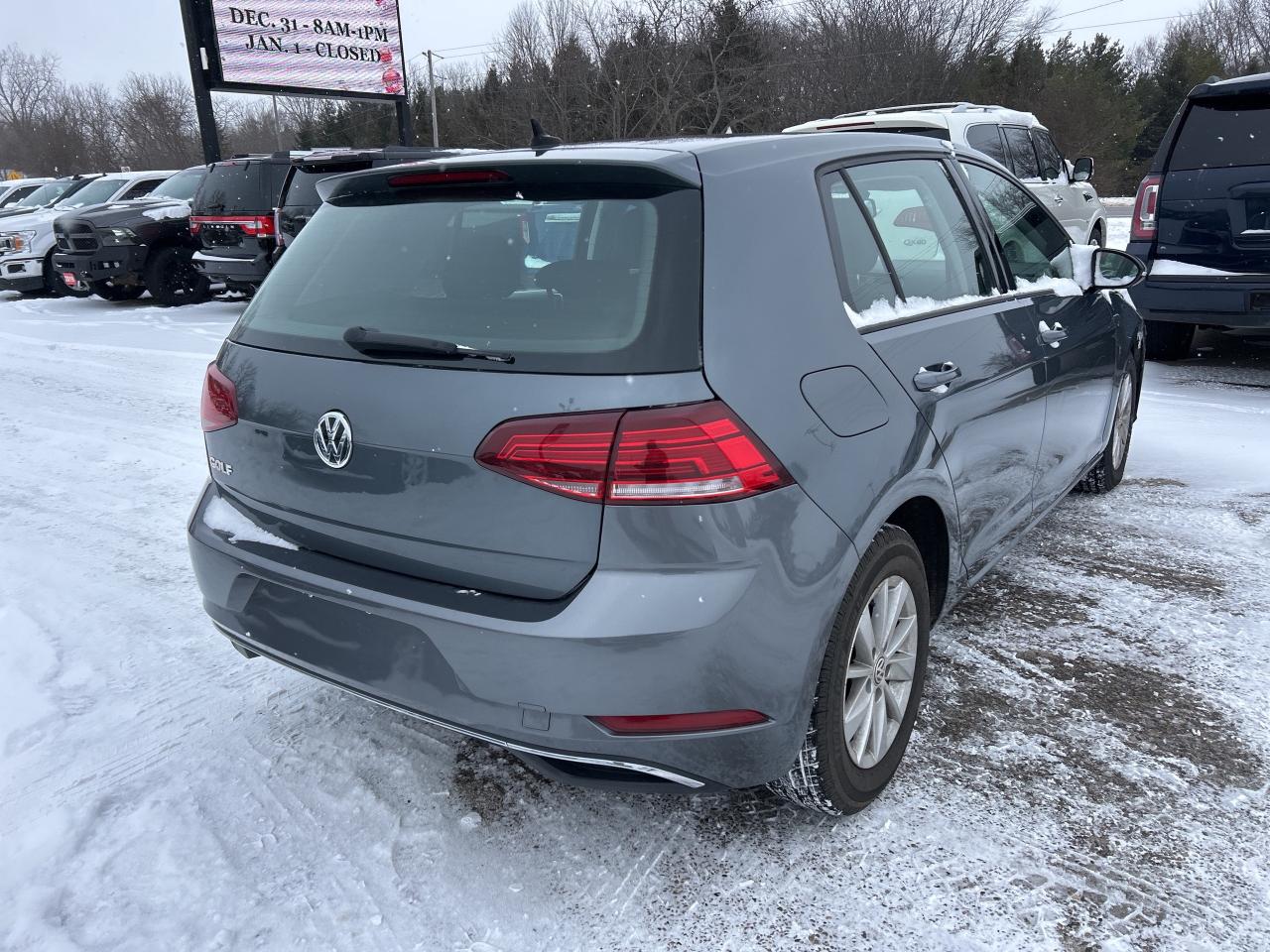 2020 Volkswagen Golf COMFORTLINE, CLEAN CARFAX, HEATED CLOTH SEATS! Photo