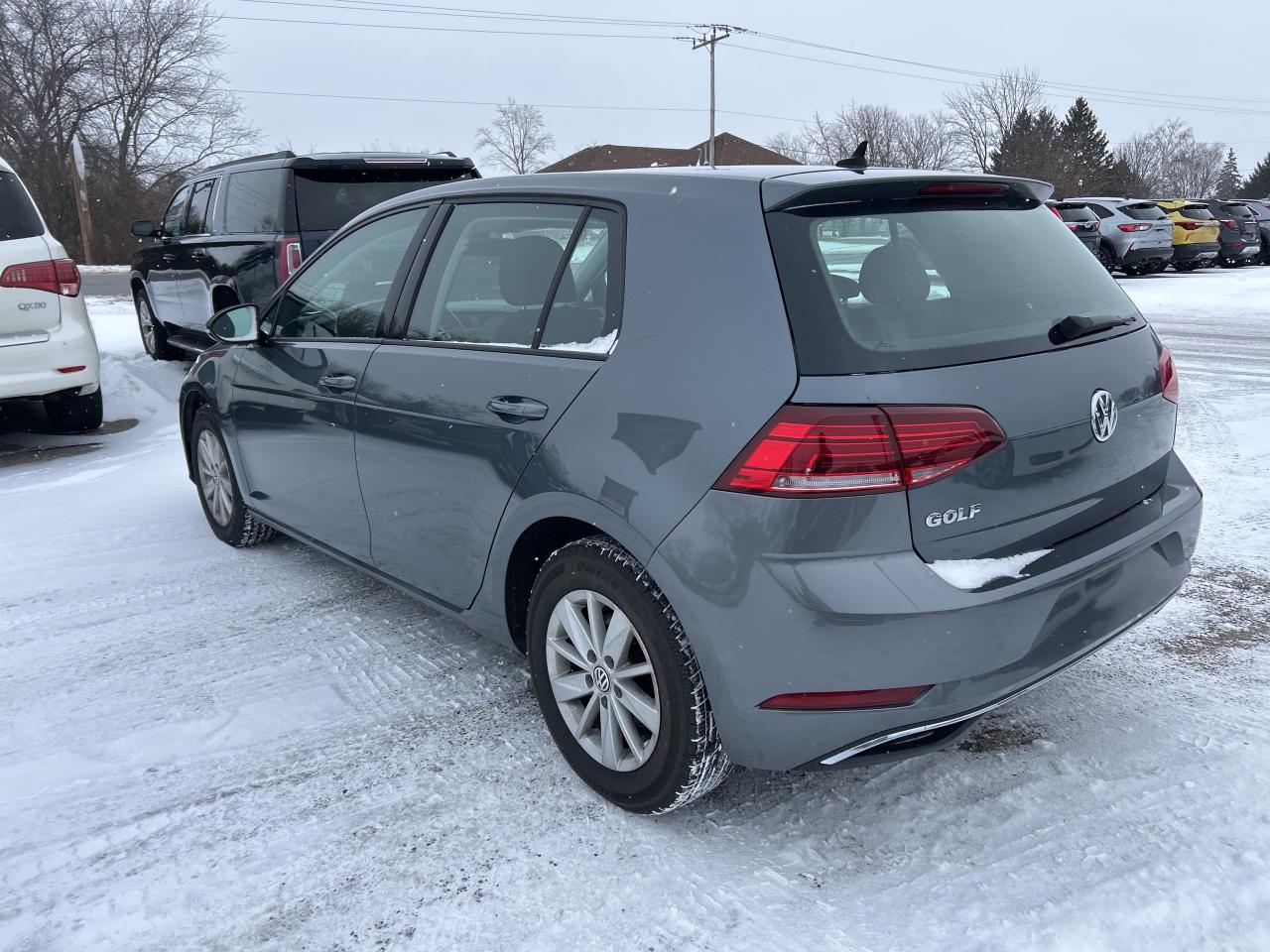 2020 Volkswagen Golf COMFORTLINE, CLEAN CARFAX, HEATED CLOTH SEATS! Photo