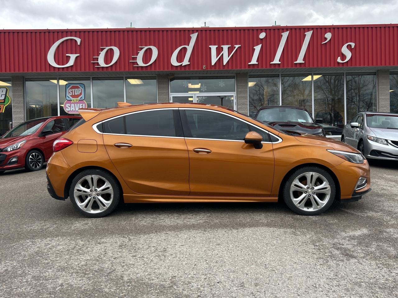 2017 Chevrolet Cruze LEATHER, SUNROOF, BACK UP CAMERA! Photo