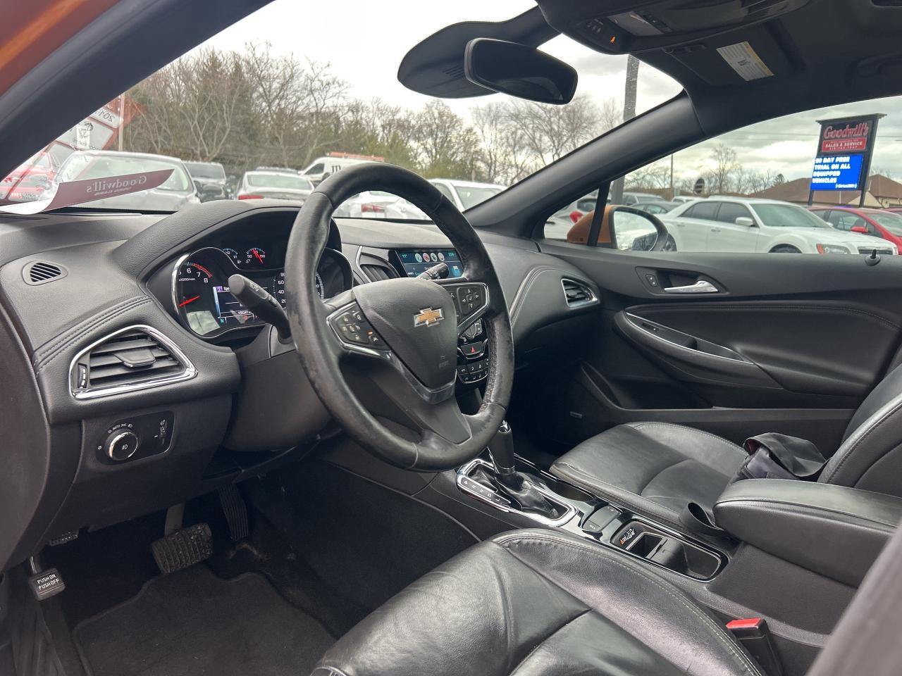 2017 Chevrolet Cruze LEATHER, SUNROOF, BACK UP CAMERA! Photo
